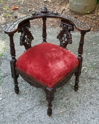Rare Antique 19c.  Scottish Carved Walnut Renaissance Style Corner Chair