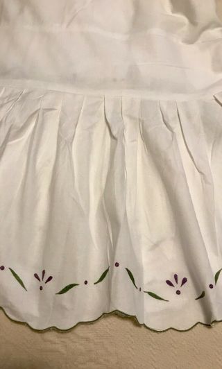 Vintage White Embroidered Scallop Full Size Bed Skirt Farmhouse Shabby Chic 14”