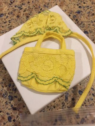 Vintage Francie Yellow & Lace Bonnet & Bag B10