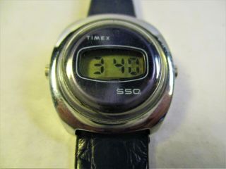 Ladies Timex Ssq Vintage Digital Quartz Watch.  Silver Tone Blue Accent