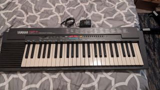 Rare Old Vintage Yamaha Portatone Psr - 3 Keyboard Synth Electronic