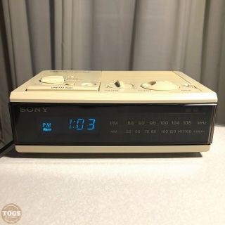 Vintage 1984 Sony Icf - C5w Dream Machine Fm/am Digital Clock Radio Beige Rare Euc