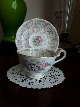 Queen Anne Tea Cup And Saucer Royal Bridal Gown 1949 Pink Bows Floral Garland