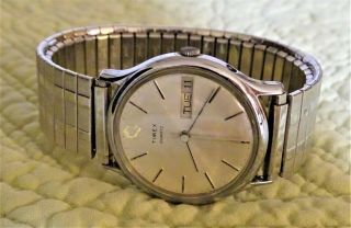 Timex Men’s Stainless Steel Quartz Watch Day Date Silver Tone