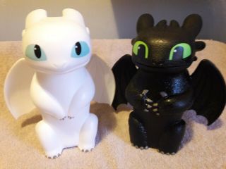 How To Train Your Dragon Collectible Cups: Light Fury And Night Fury Rare