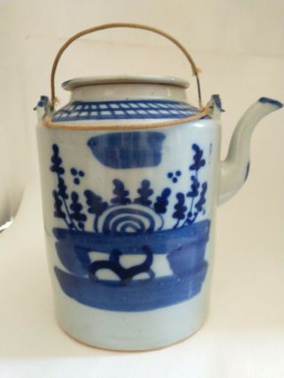 Large Antique Chinese Blue And White Porcelain Teapot 19th Century 3