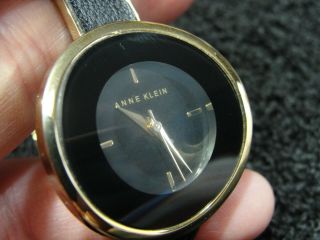 Vintage Anne Klein Ladies Stylish Wristwatch Black Face Black Enamel Y121e Watch