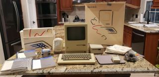 Rare Apple Macintosh 128 M0001 Computer -,