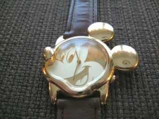 Vintage Lorus Mickey Mouse Wristwatch Quartz Gold Tone Leather Band Battery