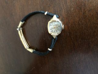 Vintage Bulova Dainty Womens Black And Gold Watch 10 K Gold Filled