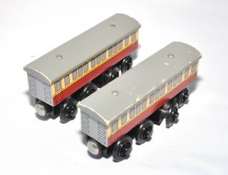 Express Coaches (2003) / Rare Retired Thomas & Friends Wooden Train Hot