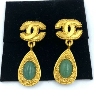 Rare Authentic Vintage Chanel Gold Tone Green Gripoix Dangle Clip On Earrings