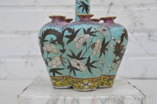 A rare Chinese Porcelain Tulip vase. 2