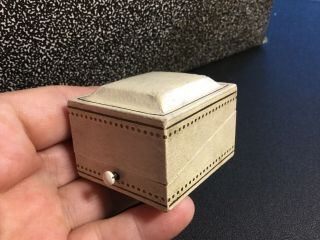Antique Vintage Ivory Color Leatherette Ring Jewelry Presentation Box 2
