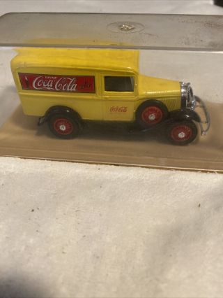 Rare 1932 Ford Vintage Yellow Coca Cola Cast Iron Metal Toy Car Rare Find
