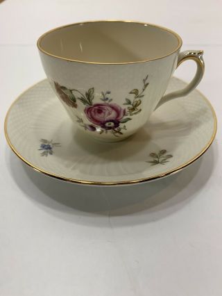 Vintage Royal Copenhagen Teacup/saucer Floral,  Gold Trim 910 1870
