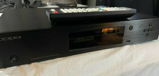 Oppo UDP - 203 4K Ultra HD Blu - ray Disc Player w/ Remote,  Bag,  RARE 2