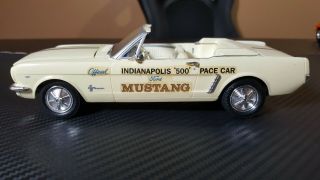 1985 Monogram 1/24 1964 FORD MUSTANG INDY 500 PACE CAR Model Car Assembled 3