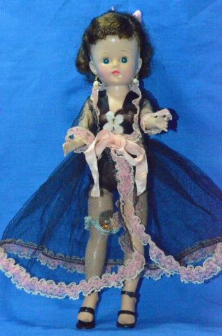 Vintage 10.  5 " Vogue Jill Doll In Boudoir Ensemble Bkw Ml W/stand