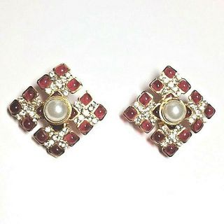 Authentic RARE CHANEL 1970s Vintage Red and Pearl Gripoix Crystal Clip Earrings 3