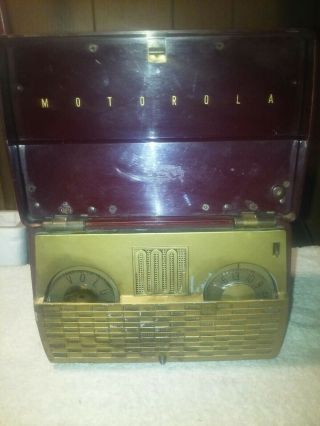 Rare 1950s Motorola Model 52m2u Portable Am Tube Ac Dc Radio - Great