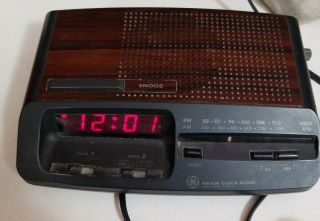 Vtg Ge General Electric 7 - 4621a Red Led Am - Fm Dual Alarm Clock Radio