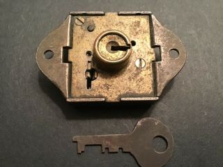 Vintage Yale Key Lock Cabinet Door Desk Drawers Woodworking Hardware Latch