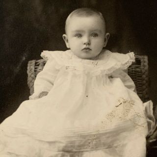 Antique Cabinet Card Photograph Baby In Lace Dress Muscatine,  Iowa Ia