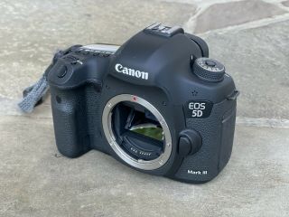 Canon EOS 5D Mark III Digital SLR Camera Body Rarely,  w/Box 6