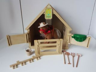 Sylvanian Families Tomy Vintage Stable With Holly The Pony Vgc