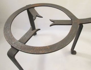 A Large Vintage Wrought Iron Fireside Stand / Trivet with Handle 2
