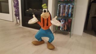 Extremely Rare Walt Disney Goofy Definitive Big Figurine Statue
