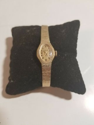 Vintage Retro Ladies 17 Jewel Gold Tone Westclox Wristwatch With Band