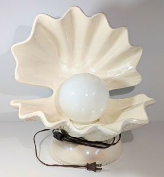 Vintage Rare Mid - Century Opalescent Clam Shell With Pearl Shaped Globe Lamp
