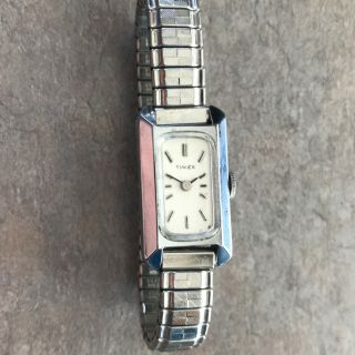 Vintage Retro Timex Women’s Watch Mechanical Movement Silver Tone Bin B