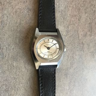Vintage Timex Women’s Mechanical Watch Silver Tone Black Leather Strap Bin J
