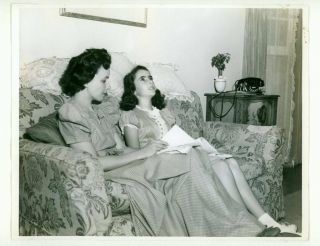 Rare Child Elizabeth Taylor Mgm Candid Photo Mother Fn 1943/4