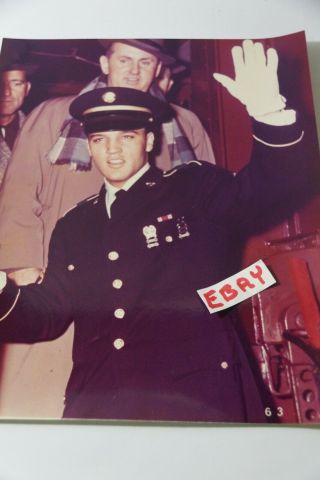Elvis Rare Photo 8x10 Memphis Col Parker Getting Off Train Army Ee