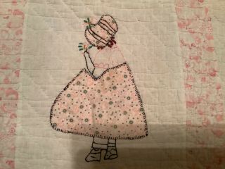 Vintage Hand Stitched Applique Sun Bonnet Sue Baby Lap Quilt 3