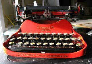 Rare And Extremely Collectible 1929 Corona 3 Special Folding Typewriter In Red