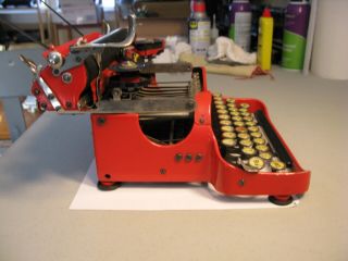 Rare and extremely collectible 1929 Corona 3 Special folding typewriter in red 5