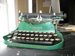 Rare And Extremely Collectible 1927 Corona 3 Special Folding Typewriter In Green