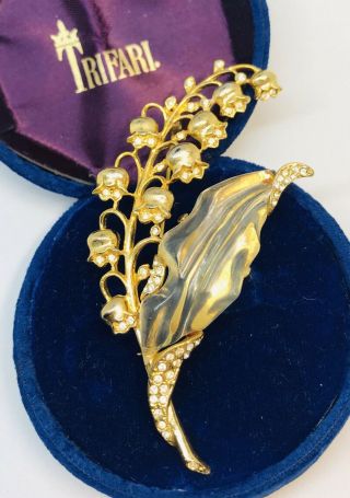 Rare Trifari Alfred Philippe Gold Lucite Jelly Belly Lilly Of The Valley Pin