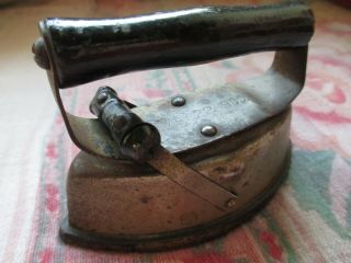 Old Antique Year 1900 Cast Iron Asbestos Sad Travel Mini Collar Iron