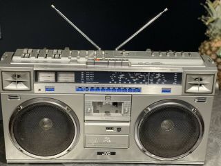 JVC RC - M70JW Vintage BoomBox GhettoBlaster Cassette FM HTF VERY RARE 4