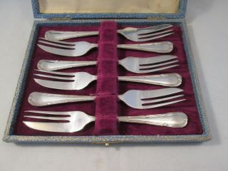 Set Of 6 Vintage Boxed Silver Plated Cake Forks
