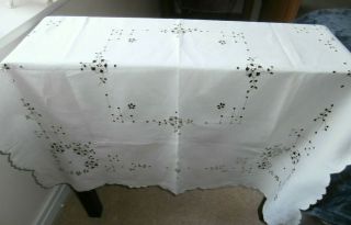 Vintage Off White Linen Tablecloth With Hand Worked Madeira Embroidery 40 " Sq
