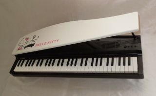 KORG Hello Kitty Rare Micro Piano Mini Keyboard 61 Key,  From Japan 2