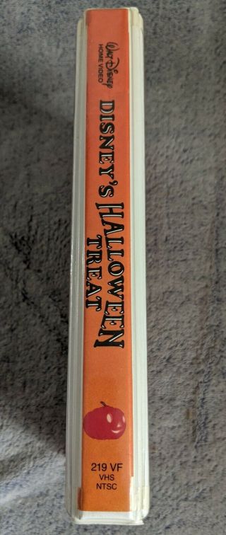 Authentic 1982 Disney ' s Halloween Treat Clamshell VHS Extremely Rare OOP VHS 3