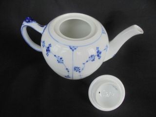 Rare Small Royal Copenhagen Blue Fluted Plain Teapot So very Cute 3
